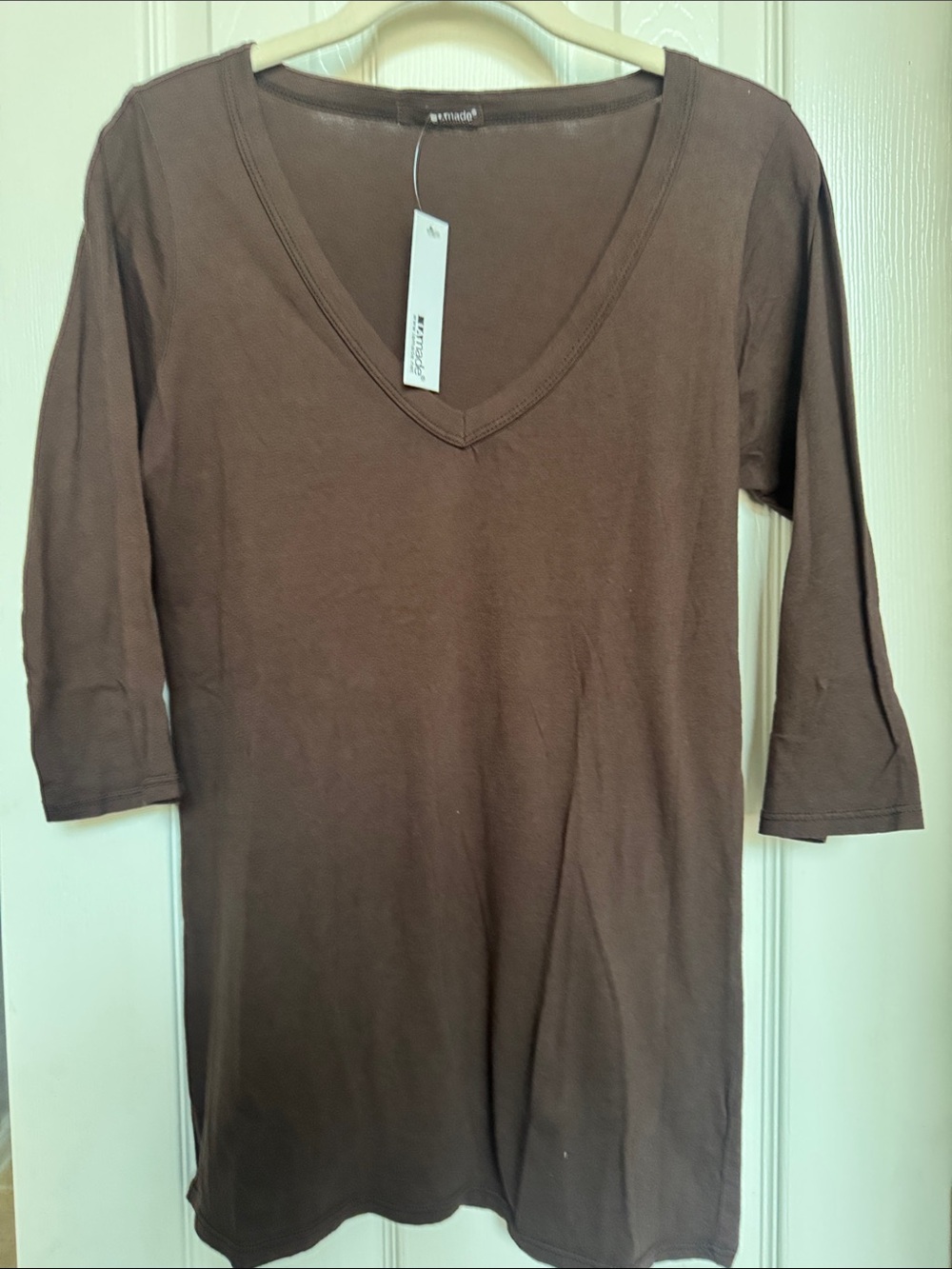 LAmade Women's V-Neck 3/4 Sleeve Tee - Chocolate Brown NWT